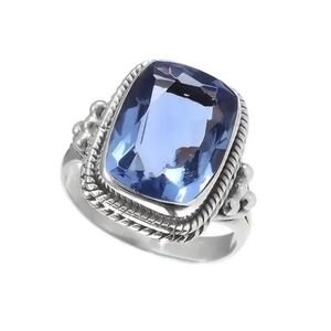 Elegant Silvertone and Blue Gemstone Ring